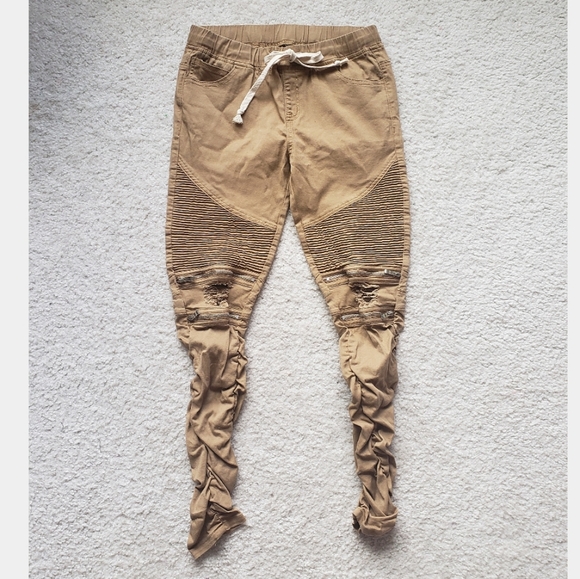 Distressed Ruched Jeans - Picture 2 of 4